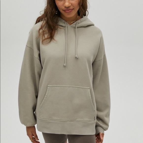 Aritzia Tops - Aritzia Tna Cozy Boyfriend Hoodie